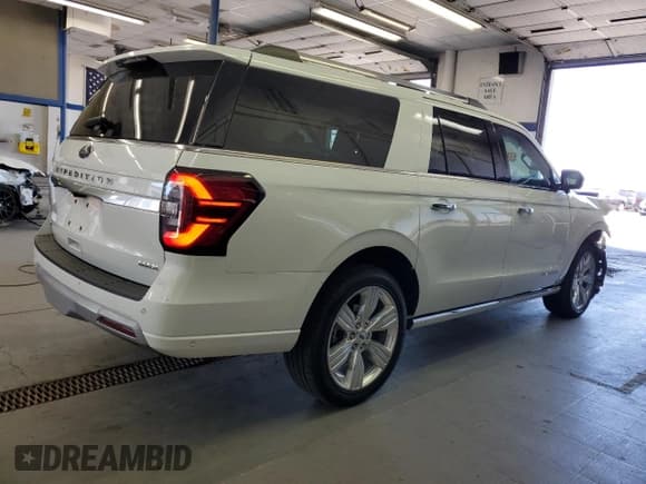 ✅ 2024 Ford Expedition Max Platinum • VIN: 1FMJK1M80REA87429 • Lot: 64621875. Listed on Copart with 9,554 mi. Free auction sales archive from the USA and detailed vehicle history report at DreamBid. Image 3.