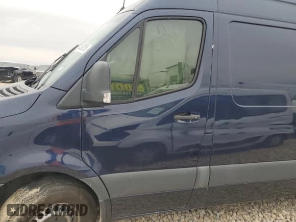 ✅ 2022 Mercedes-Benz Sprinter Cargo • VIN: W1Y4EDHYXNT107286 • Lot: 44688725. Wystawiony na Copart z przebiegiem Nie podano. Bezpłatny archiwum sprzedaży aukcyjnych z USA i szczegółowy raport historii pojazdu na DreamBid. Zdjęcie 7.