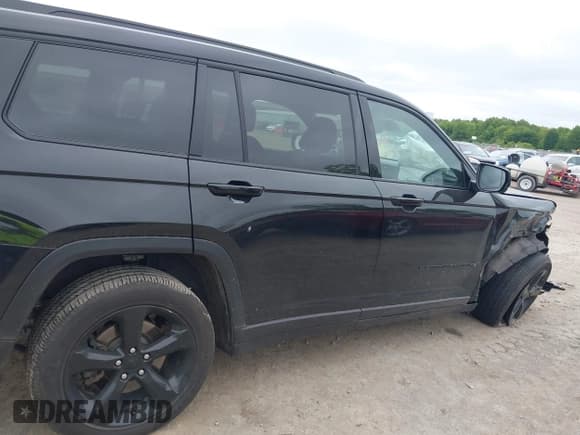 ✅ 2024 Jeep Grand Cherokee Altitude • VIN: 1C4RJKAG4R8581402 • Lot: 42366247. Listed on IAAI with 11,793 mi. Free auction sales archive from the USA and detailed vehicle history report at DreamBid. Image 6.