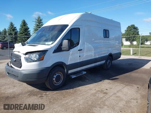 ✅ 2016 Ford Transit Cargo • VIN: 1FTYR3XM3GKA11933 • Lot: 43051661. Wystawiony na IAAI z przebiegiem 65 767 mil. Bezpłatny archiwum sprzedaży aukcyjnych z USA i szczegółowy raport historii pojazdu na DreamBid. Zdjęcie 2.