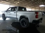 ✅ 2022 Chevrolet Silverado 1500 LT Trail Boss • VIN: 3GCUDFED9NG617694 • Lot: 70034245. Wystawiony na Copart z przebiegiem 55 498 mil. Bezpłatny archiwum sprzedaży aukcyjnych z USA i szczegółowy raport historii pojazdu na DreamBid. Zdjęcie 2.