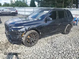 ✅ 2025 BMW X7 M60i • VIN: 5UX33EM02S9Z95437 • Lot: 64952555. Wystawiony na Copart z przebiegiem 2 858 mil. Bezpłatny archiwum sprzedaży aukcyjnych z USA i szczegółowy raport historii pojazdu na DreamBid. Zdjęcie 1.