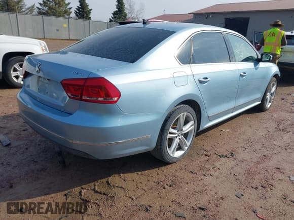 ✅ 2013 Volkswagen Passat SE • VIN: 1VWBN7A36DC045523 • Lot: 41902137. Listed on IAAI with 134,824 mi. Free auction sales archive from the USA and detailed vehicle history report at DreamBid. Image 4.