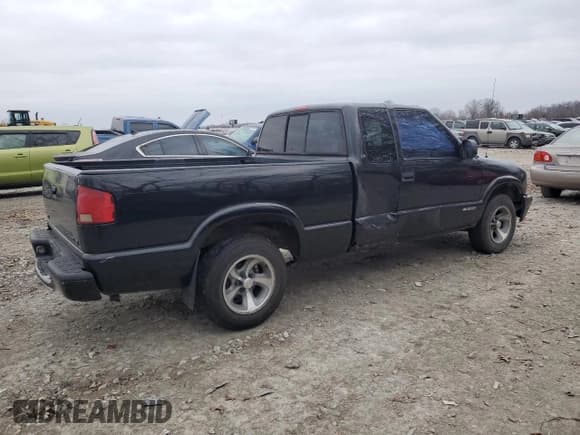 ✅ 1998 Chevrolet S-10 LS • VIN: 1GCCS1940WK267395 • Лот: 82756644. Опубликован ранее на Copart с пробегом 126 737 миль. Бесплатный доступ к архиву аукционных продаж из США и подробный отчёт об истории автомобиля на DreamBid. Изображение 3.