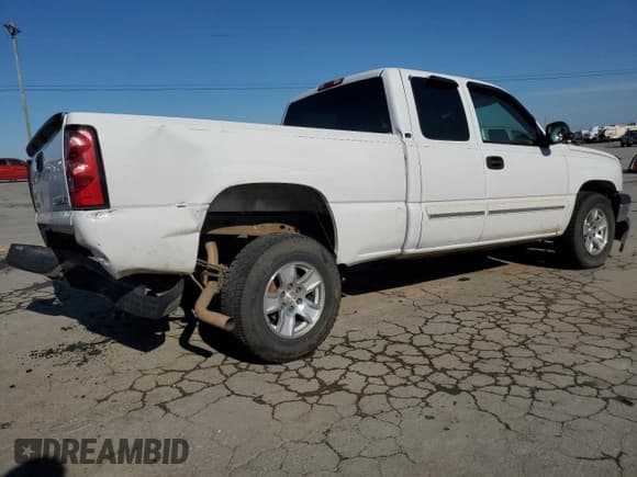 ✅ 2005 Chevrolet Silverado 1500 LT • VIN: 2GCEC19T751263047 • Лот: 50331675. Опубликован ранее на Copart с пробегом 133 423 миль. Бесплатный доступ к архиву аукционных продаж из США и подробный отчёт об истории автомобиля на DreamBid. Изображение 3.