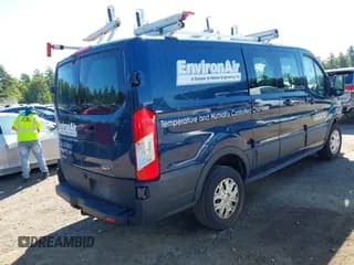 ✅ 2019 Ford Transit • VIN: 1FTYR1ZGXKKB58898 • Lot: 42825904. Wystawiony na IAAI z przebiegiem 145 014 mil. Bezpłatny archiwum sprzedaży aukcyjnych z USA i szczegółowy raport historii pojazdu na DreamBid. Zdjęcie 4.