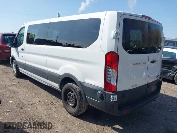 ✅ 2024 Ford Transit Passenger XL • VIN: 1FBAX2YG4RKA02384 • Lot: 41924074. Wystawiony na IAAI z przebiegiem 30 122 mil. Bezpłatny archiwum sprzedaży aukcyjnych z USA i szczegółowy raport historii pojazdu na DreamBid. Zdjęcie 3.