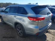 ✅ 2017 Toyota Highlander LE • VIN: 5TDZZRFH0HS217300 • Lot: 41418206. Wystawiony na IAAI z przebiegiem 158 022 mil. Bezpłatny archiwum sprzedaży aukcyjnych z USA i szczegółowy raport historii pojazdu na DreamBid. Zdjęcie 3.