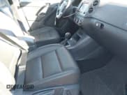 ✅ 2017 Volkswagen Tiguan Wolfsburg Edition • VIN: WVGSV7AX9HK020953 • Lot: 43595885. Listed on IAAI with 127,773 mi. Free auction sales archive from the USA and detailed vehicle history report at DreamBid. Image 5.