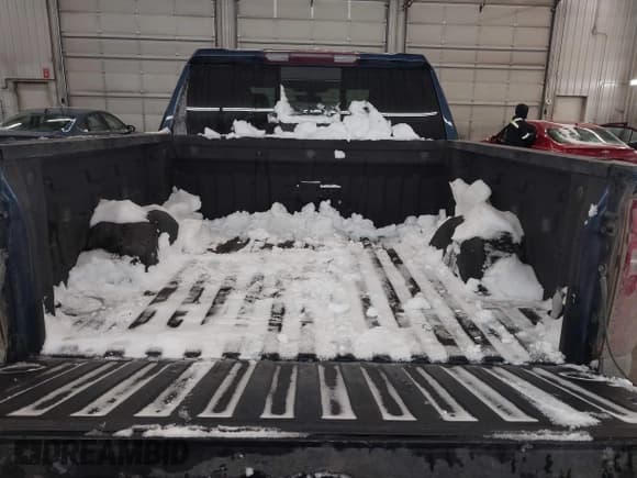 ✅ 2021 Chevrolet Silverado 1500 LT Trail Boss • VIN: 3GCPYFEL5MG299421 • Lot: 41490800. Wystawiony na IAAI z przebiegiem 97 118 mil. Bezpłatny archiwum sprzedaży aukcyjnych z USA i szczegółowy raport historii pojazdu na DreamBid. Zdjęcie 16.