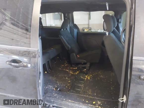 ✅ 2015 Dodge Grand Caravan American Value • VIN: 2C4RDGBG4FR705591 • Lot: 42229818. Wystawiony na IAAI z przebiegiem 192 953 mil. Bezpłatny archiwum sprzedaży aukcyjnych z USA i szczegółowy raport historii pojazdu na DreamBid. Zdjęcie 8.