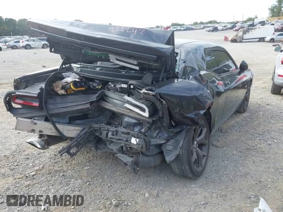 2018 Dodge Challenger R/T z VIN 2C3CDZBT2JH228242, wystawiony jako IAAI lot #43172225 z przebiegiem Nie podano mil oraz . Historia ofert i sprzedaży dostępna na DreamBid. Obrazek 4.