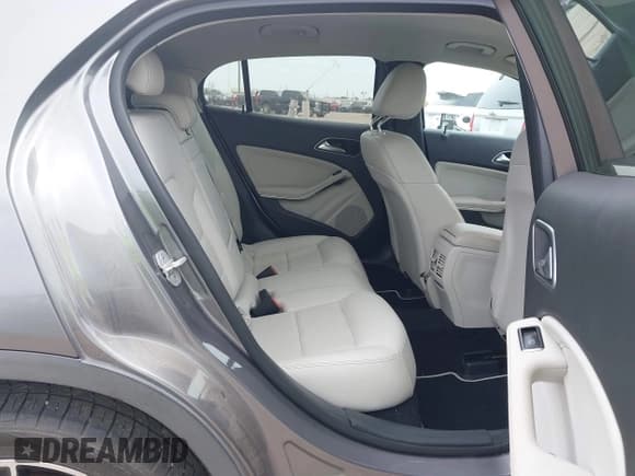 ✅ 2017 Mercedes-Benz GLA 250 • VIN: WDCTG4EB5HJ302359 • Лот: 42049287. Опубликован ранее на IAAI с пробегом 83 046 миль. Бесплатный доступ к архиву аукционных продаж из США и подробный отчёт об истории автомобиля на DreamBid. Изображение 8.