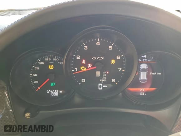 ✅ 2018 Porsche Macan GTS • VIN: WP1AG2A50JLB63767 • Lot: 96617415. Wystawiony na Copart z przebiegiem 54 209 mil. Bezpłatny archiwum sprzedaży aukcyjnych z USA i szczegółowy raport historii pojazdu na DreamBid. Zdjęcie 9.