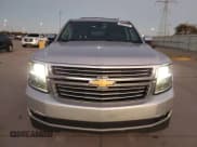 ✅ 2017 Chevrolet Suburban Premier • VIN: 1GNSKJKC9HR179251 • Lot: 80099644. Wystawiony na Copart z przebiegiem 102 001 mil. Bezpłatny archiwum sprzedaży aukcyjnych z USA i szczegółowy raport historii pojazdu na DreamBid. Zdjęcie 5.