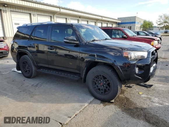 ✅ 2018 Toyota 4Runner SR5 Premium • VIN: JTEBU5JR7J5543675 • Lot: 85124965. Listed on Copart with 102,754 mi. Free auction sales archive from the USA and detailed vehicle history report at DreamBid. Image 4.
