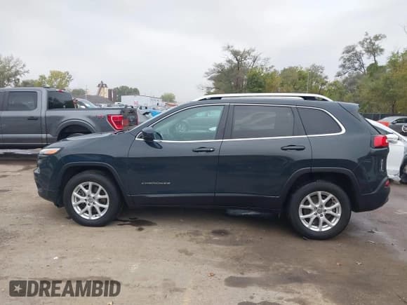 ✅ 2018 Jeep Cherokee Latitude Plus • VIN: 1C4PJMLX7JD601153 • Lot: 43415991. Listed on IAAI with 132,751 mi. Free auction sales archive from the USA and detailed vehicle history report at DreamBid. Image 14.