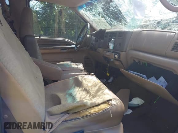 ✅ 1999 Ford F-250 XL • VIN: 1FTNX21F6XEB76791 • Lot: 42695818. Listed on IAAI with 231,378 mi. Free auction sales archive from the USA and detailed vehicle history report at DreamBid. Image 5.