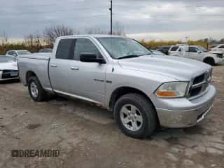 2009 Dodge 1500 SLT z VIN 1D3HV18T89S784204, wystawiony jako Copart lot #81403824 z przebiegiem 270 906 mil mil oraz Czysty tytuł • Clean title. Historia ofert i sprzedaży dostępna na DreamBid. Obrazek 4.