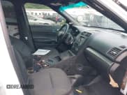 ✅ 2017 Ford Police Interceptor Utility • VIN: 1FM5K8AR2HGA94294 • Lot: 42091686. Wystawiony na IAAI z przebiegiem 155 422 mil. Bezpłatny archiwum sprzedaży aukcyjnych z USA i szczegółowy raport historii pojazdu na DreamBid. Zdjęcie 5.