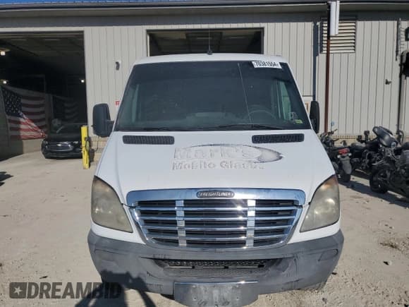 ✅ 2012 Freightliner Sprinter • VIN: WDYPE7CC2C5629057 • Lot: 70381554. Listed on Copart with 364,548 mi. Free auction sales archive from the USA and detailed vehicle history report at DreamBid. Image 5.