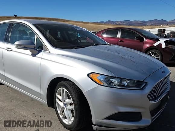 ✅ 2015 Ford Fusion SE • VIN: 3FA6P0H71FR249137 • Lot: 92880365. Wystawiony na Copart z przebiegiem 61 445 mil. Bezpłatny archiwum sprzedaży aukcyjnych z USA i szczegółowy raport historii pojazdu na DreamBid. Zdjęcie 13.