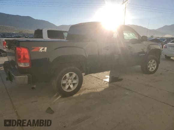 ✅ 2011 GMC Sierra 1500 SLE • VIN: 3GTP2VE36BG186117 • Lot: 90327605. Listed on Copart with 263,345 mi. Free auction sales archive from the USA and detailed vehicle history report at DreamBid. Image 3.