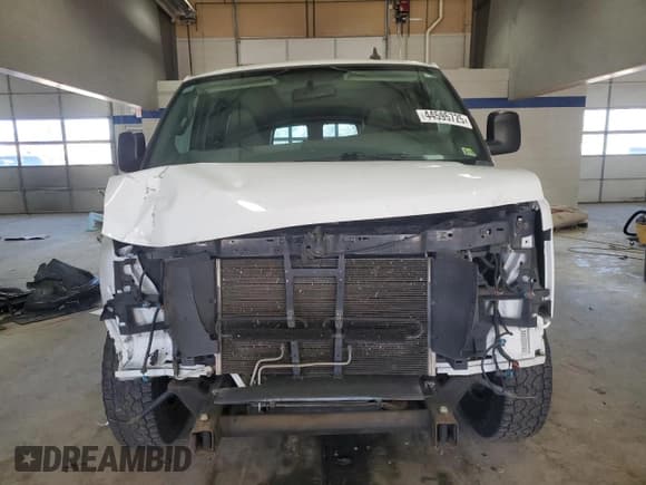 ✅ 2018 Chevrolet Express Passenger LT • VIN: 1GAZGPFGXJ1244873 • Lot: 44595725. Wystawiony na Copart z przebiegiem 149 127 mil. Bezpłatny archiwum sprzedaży aukcyjnych z USA i szczegółowy raport historii pojazdu na DreamBid. Zdjęcie 5.