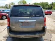 ✅ 2010 Chrysler Town & Country Touring Plus • VIN: 2A4RR8DX9AR368326 • Lot: 68322115. Wystawiony na Copart z przebiegiem 309 474 mil. Bezpłatny archiwum sprzedaży aukcyjnych z USA i szczegółowy raport historii pojazdu na DreamBid. Zdjęcie 6.