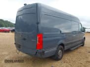 ✅ 2019 Mercedes-Benz Sprinter Cargo • VIN: WD4PF1CD0KP152684 • Lot: 43027796. Wystawiony na IAAI z przebiegiem 424 988 mil. Bezpłatny archiwum sprzedaży aukcyjnych z USA i szczegółowy raport historii pojazdu na DreamBid. Zdjęcie 6.