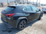 ✅ 2019 Lexus UX 200 • VIN: JTHY3JBH2K2012949 • Lot: 42732371. Wystawiony na IAAI z przebiegiem 94 391 mil. Bezpłatny archiwum sprzedaży aukcyjnych z USA i szczegółowy raport historii pojazdu na DreamBid. Zdjęcie 4.