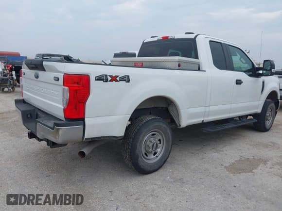 ✅ 2020 Ford F-250 XL • VIN: 1FT7X2B6XLEC72537 • Lot: 43127083. Wystawiony na IAAI z przebiegiem 23 689 mil. Bezpłatny archiwum sprzedaży aukcyjnych z USA i szczegółowy raport historii pojazdu na DreamBid. Zdjęcie 4.
