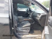 ✅ 2015 Chevrolet Suburban LT • VIN: 1GNSCJKC1FR591934 • Lot: 42403284. Wystawiony na IAAI z przebiegiem 299 882 mil. Bezpłatny archiwum sprzedaży aukcyjnych z USA i szczegółowy raport historii pojazdu na DreamBid. Zdjęcie 5.