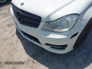 ✅ 2013 Mercedes-Benz C 250 Sport • VIN: WDDGF4HB2DA805935 • Lot: 43171154. Wystawiony na IAAI z przebiegiem 148 876 mil. Bezpłatny archiwum sprzedaży aukcyjnych z USA i szczegółowy raport historii pojazdu na DreamBid. Zdjęcie 12.