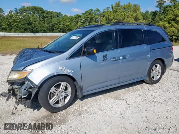 ✅ 2011 Honda Odyssey Touring • VIN: 5FNRL5H93BB055268 • Lot: 85111095. Listed on Copart with 178,631 mi. Free auction sales archive from the USA and detailed vehicle history report at DreamBid. Image 1.