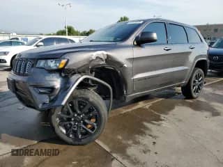 2020 Jeep Grand Cherokee Laredo E z VIN 1C4RJFAG9LC419499, wystawiony jako Copart lot #67241675 z przebiegiem 178 217 mil mil oraz Szkoda całkowita • Salvage title. Historia ofert i sprzedaży dostępna na DreamBid. Obrazek 1.