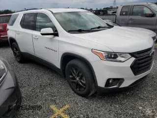 ✅ 2019 Chevrolet Traverse LT Cloth • VIN: 1GNERGKW9KJ281063 • Lot: 74217424. Wystawiony na Copart z przebiegiem Nie podano. Bezpłatny archiwum sprzedaży aukcyjnych z USA i szczegółowy raport historii pojazdu na DreamBid. Zdjęcie 4.