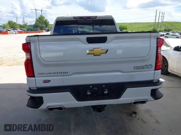 2025 Chevrolet Silverado 1500 with VIN 3GCUKJE87SG121977, listed as a IAAI auction lot 43239137 with 5,330 mi miles and . Bid and sale history available at DreamBid. Image 16.