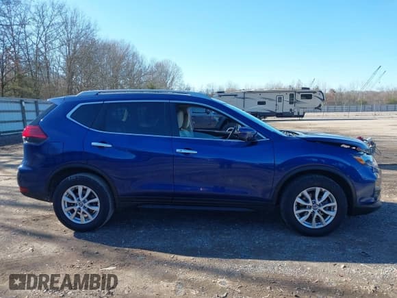 ✅ 2017 Nissan Rogue SV • VIN: 5N1AT2MV2HC735825 • Lot: 43795479. Listed on IAAI with 77,864 mi. Free auction sales archive from the USA and detailed vehicle history report at DreamBid. Image 13.