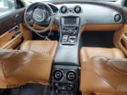 ✅ 2017 Jaguar XJ Portfolio • VIN: SAJWA2G74H8W09855 • Lot: 47771025. Wystawiony na Copart z przebiegiem Nie podano. Bezpłatny archiwum sprzedaży aukcyjnych z USA i szczegółowy raport historii pojazdu na DreamBid. Zdjęcie 8.