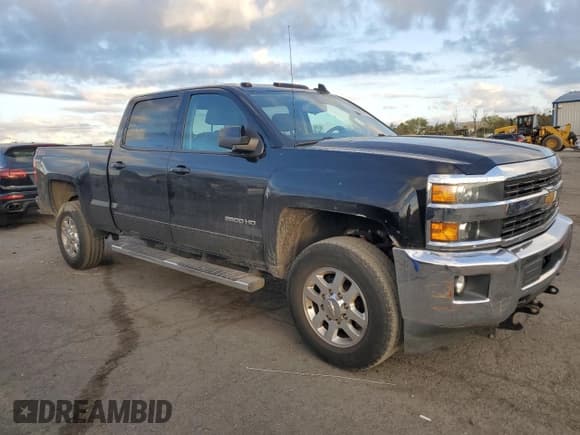 ✅ 2015 Chevrolet Silverado 2500HD LT • VIN: 1GC1KVEG5FF668528 • Lot: 84861185. Wystawiony na Copart z przebiegiem 171 835 mil. Bezpłatny archiwum sprzedaży aukcyjnych z USA i szczegółowy raport historii pojazdu na DreamBid. Zdjęcie 4.