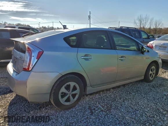 ✅ 2015 Toyota Prius Two • VIN: JTDKN3DU5F1894332 • Lot: 93690965. Wystawiony na Copart z przebiegiem 113 655 mil. Bezpłatny archiwum sprzedaży aukcyjnych z USA i szczegółowy raport historii pojazdu na DreamBid. Zdjęcie 3.
