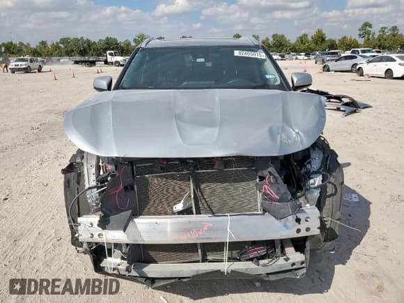 ✅ 2023 Toyota Highlander L • VIN: 5TDKDRAH0PS009200 • Лот: 82405015. Опубликован ранее на Copart с пробегом 21 697 миль. Бесплатный доступ к архиву аукционных продаж из США и подробный отчёт об истории автомобиля на DreamBid. Изображение 5.