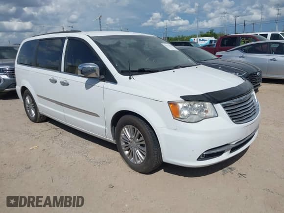 ✅ 2016 Chrysler Town & Country Touring L Anniversary Edition • VIN: 2C4RC1CG5GR190665 • Lot: 42573888. Wystawiony na IAAI z przebiegiem 160 528 mil. Bezpłatny archiwum sprzedaży aukcyjnych z USA i szczegółowy raport historii pojazdu na DreamBid. Zdjęcie 1.