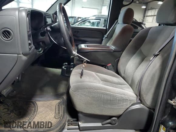 ✅ 2005 Chevrolet Silverado 1500 Z71 • VIN: 2GCEK13T651311262 • Лот: 74268304. Опубликован ранее на Copart с пробегом 290 090 миль. Бесплатный доступ к архиву аукционных продаж из США и подробный отчёт об истории автомобиля на DreamBid. Изображение 7.