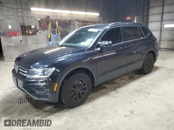 ✅ 2018 Volkswagen Tiguan S • VIN: 3VV1B7AXXJM092916 • Лот: 90348745. Опубликован ранее на Copart с пробегом 81 678 миль. Бесплатный доступ к архиву аукционных продаж из США и подробный отчёт об истории автомобиля на DreamBid. Изображение 1.