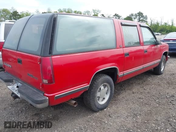 ✅ 1992 GMC Suburban • VIN: 1GKEC16K9NJ722021 • Лот: 42255371. Опубликован ранее на IAAI с пробегом 180 966 миль. Бесплатный доступ к архиву аукционных продаж из США и подробный отчёт об истории автомобиля на DreamBid. Изображение 4.