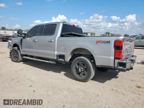 ✅ 2023 Ford F-250 XL • VIN: 1FT8W2BT3PEE04234 • Lot: 92276295. Wystawiony na Copart z przebiegiem 56 642 mil. Bezpłatny archiwum sprzedaży aukcyjnych z USA i szczegółowy raport historii pojazdu na DreamBid. Zdjęcie 2.
