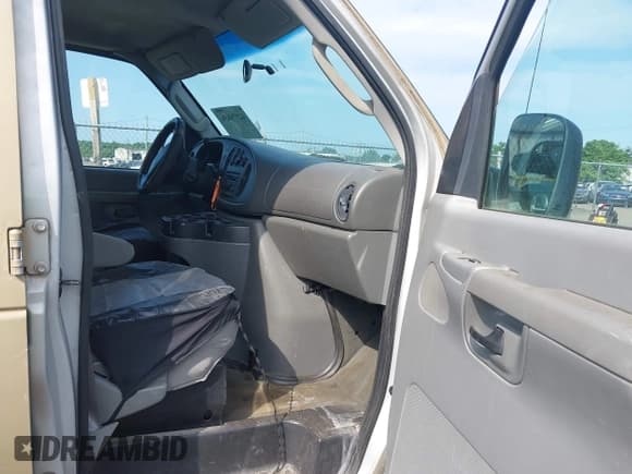 ✅ 2007 Ford Econoline Passenger XL • VIN: 1FBNE31L07DA62510 • Лот: 42576856. Опубликован ранее на IAAI с пробегом 231 376 миль. Бесплатный доступ к архиву аукционных продаж из США и подробный отчёт об истории автомобиля на DreamBid. Изображение 5.