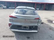 ✅ 2024 Buick Envista Sport Touring • VIN: KL47LBE26RB176879 • Lot: 43569667. Wystawiony na IAAI z przebiegiem 35 803 mil. Bezpłatny archiwum sprzedaży aukcyjnych z USA i szczegółowy raport historii pojazdu na DreamBid. Zdjęcie 16.